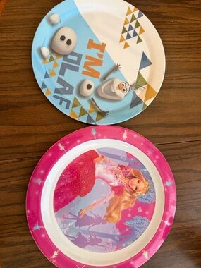 Barbie Pink and Light Blue Kids Dinner Plates - Barbie & Olaf Designs
